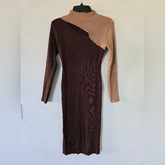 Almost Famous Women Knit Turtle Neck  Sweater Dress Open Chest Sz L Cozy Casual - Picture 2 of 9